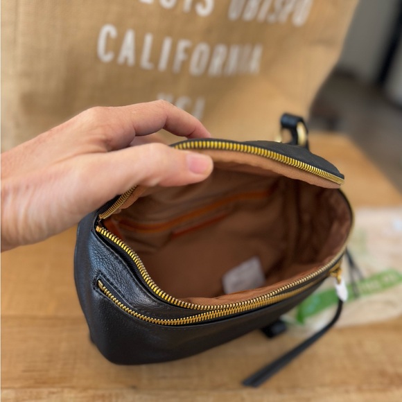 Vintage Hobo Fern Convertible Sling In Pebbled Leather - Picture 8 of 8